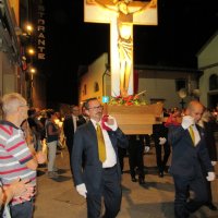 Il Crocifisso miracoloso di Campi esce dalla Pieve di Santo Stefano 